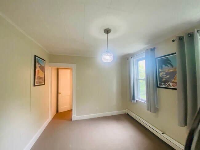 Building Photo - 17 Arbor Ln