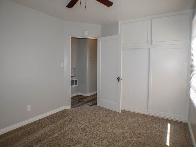 Building Photo - Charming Ocean Beach Home!