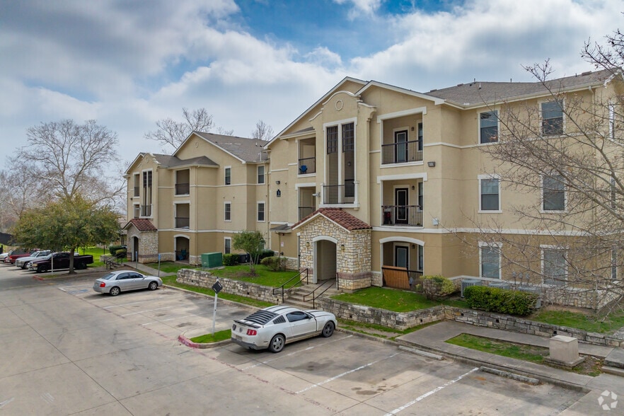 Unit Exterior - Mia Highland Park