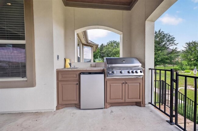 Building Photo - 4017 Benetton Way