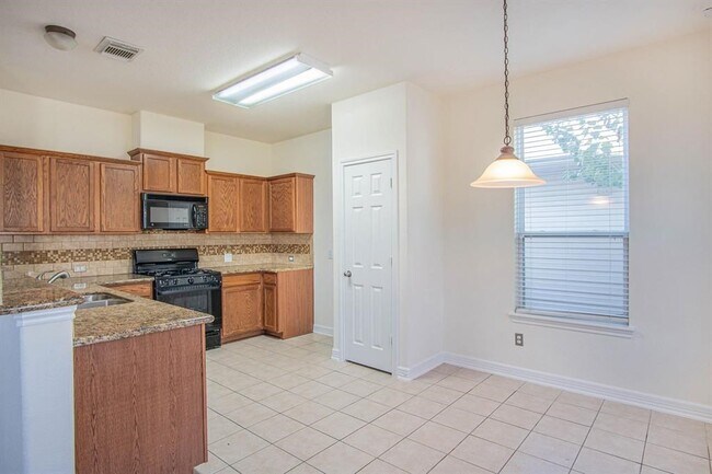 Building Photo - 19718 Summerlin Dr