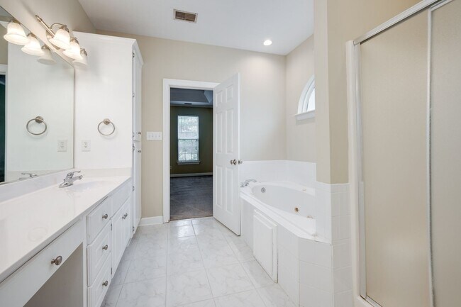 Building Photo - 434 Keeling Ln
