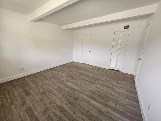 Building Photo - 1045 S Flagler Ave