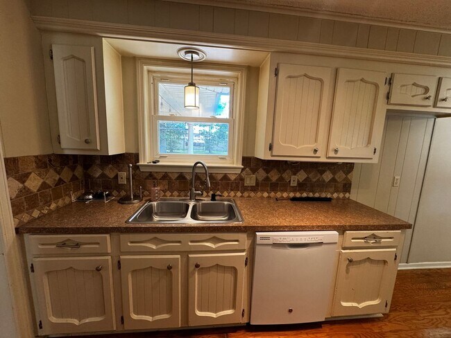 Building Photo - 3BD/2BA House for Lease in Jackson Park - Central Community