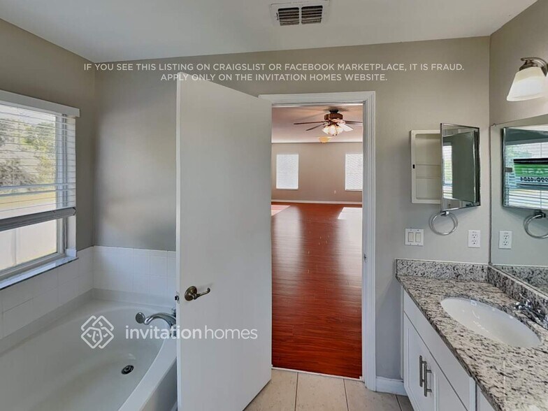 Building Photo - 301 Cardiff Dr