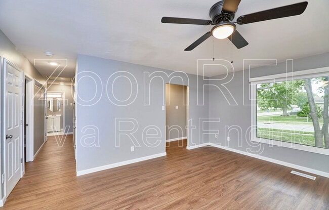 Building Photo - 2400 E Humes Ln
