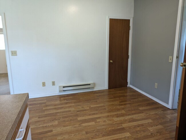 Building Photo - 1 Bedroom Pet-Friendly Casita