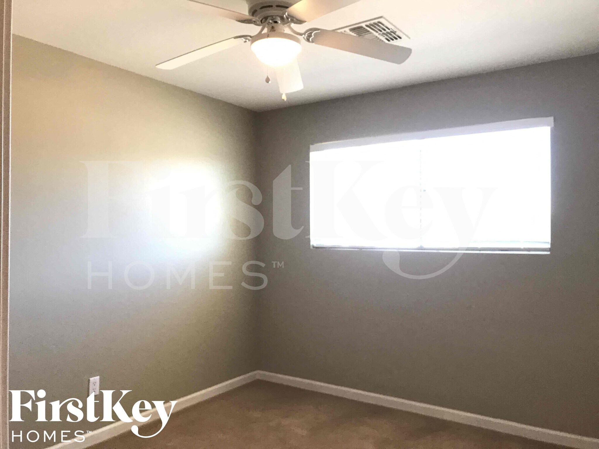 Building Photo - 8802 N 35th Dr