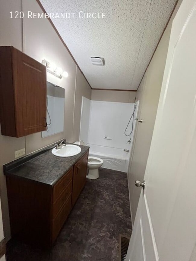 Building Photo - 120 Rembrandt Cir