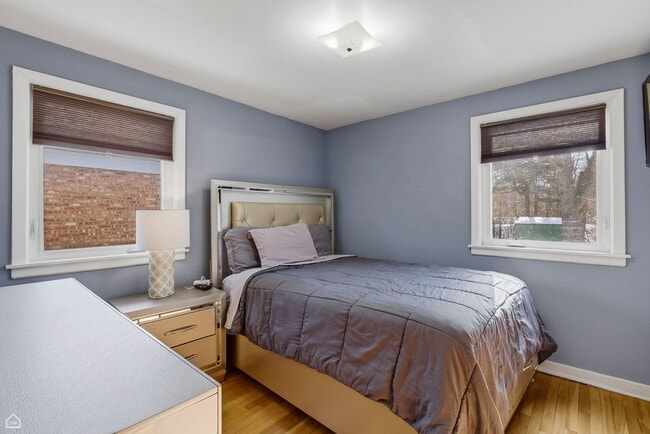 Building Photo - 1512 Mulford St