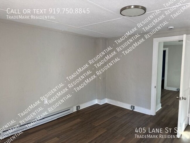 Building Photo - 405 Lane St SE