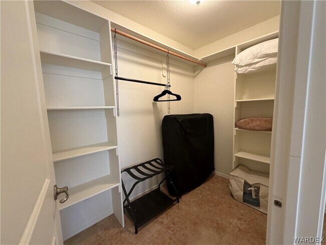 Building Photo - 2416 N Ridge Ave