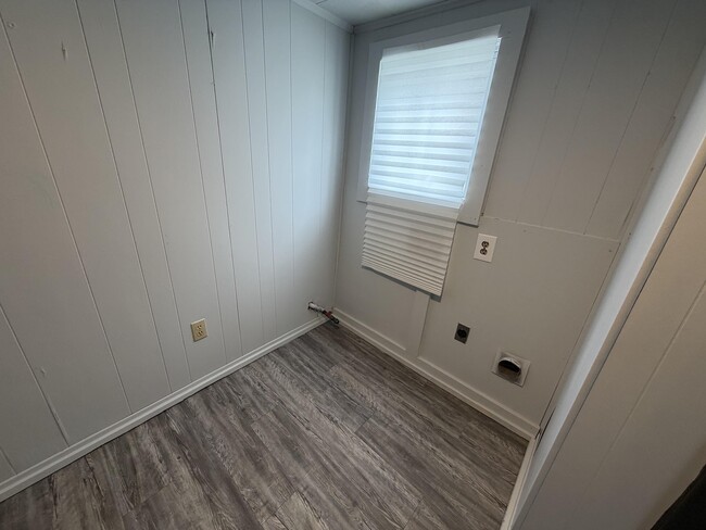 Building Photo - 1002 Williams-W