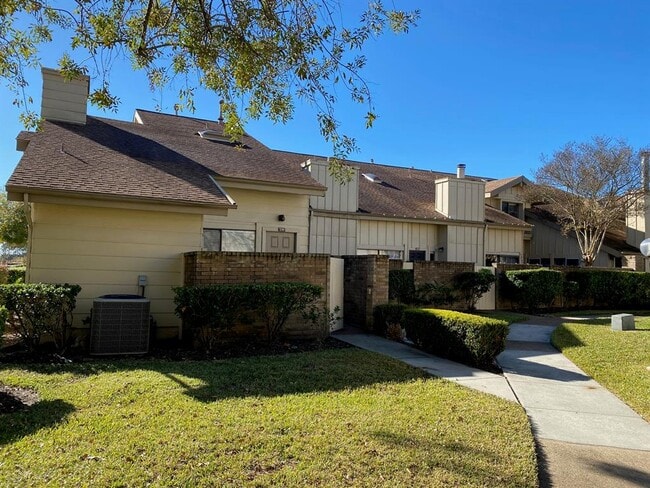 Building Photo - 3232 Windchase Blvd