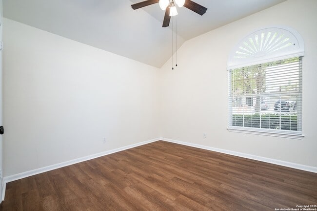 Building Photo - 963 River Rock