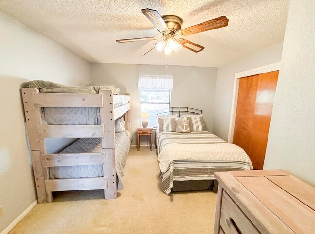 Building Photo - 209 Crest Dr