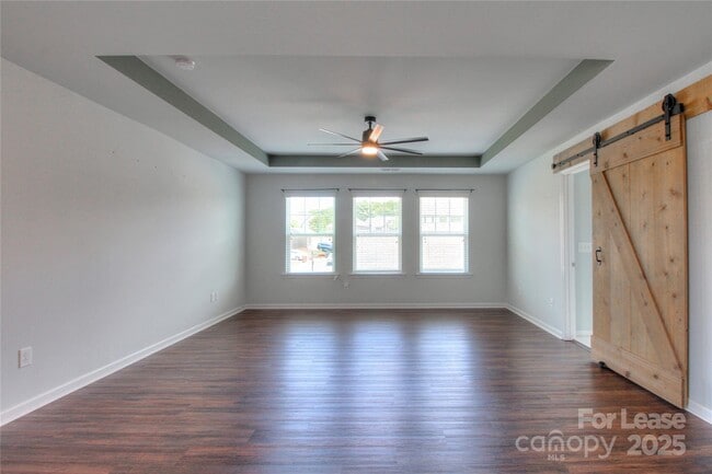 Building Photo - 3007 Silverwood Dr