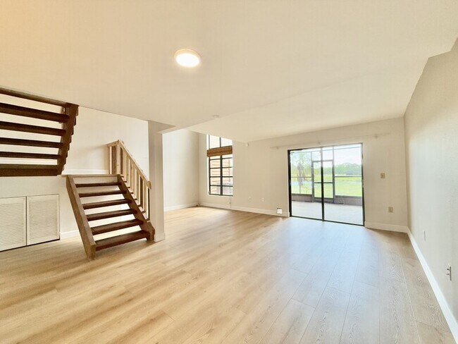 Building Photo - 817 Fairwood Forest Dr
