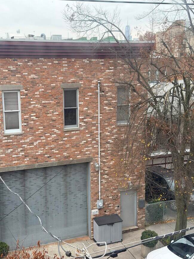 Building Photo - 213 Webster Ave