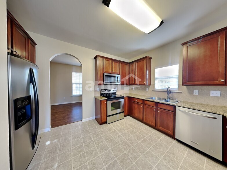 Building Photo - 15534 Crossing Gate Dr