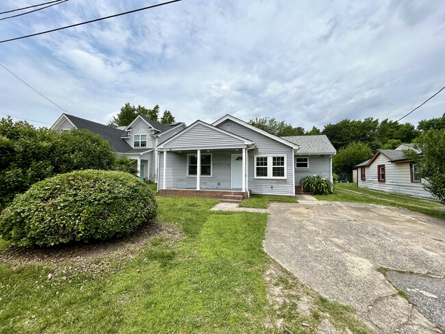 Building Photo - 161 Hughes Ave