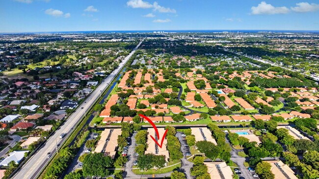 Building Photo - 9810 Pineapple Tree Dr