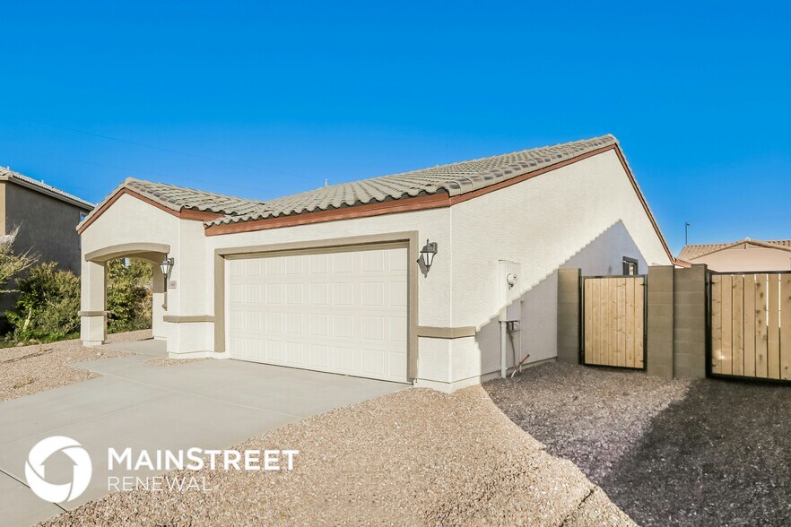 Building Photo - 25460 W Mahoney Ave