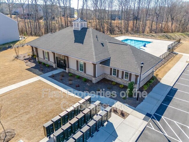 Building Photo - 807 Gable Oak Ln