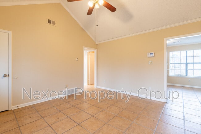 Building Photo - 10152 Yates Dr