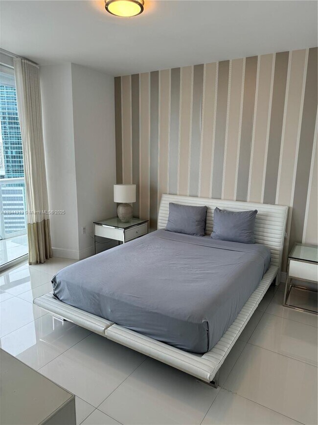 Building Photo - 465 Brickell Ave