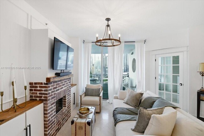 Building Photo - 350 S Miami Ave