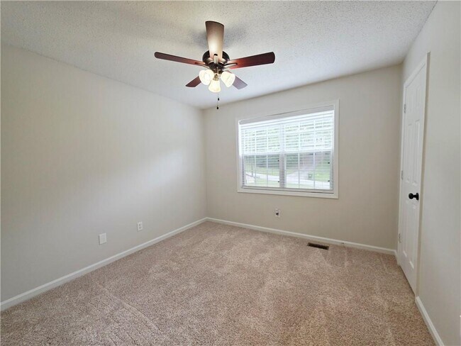 Building Photo - 570 Remington Ln