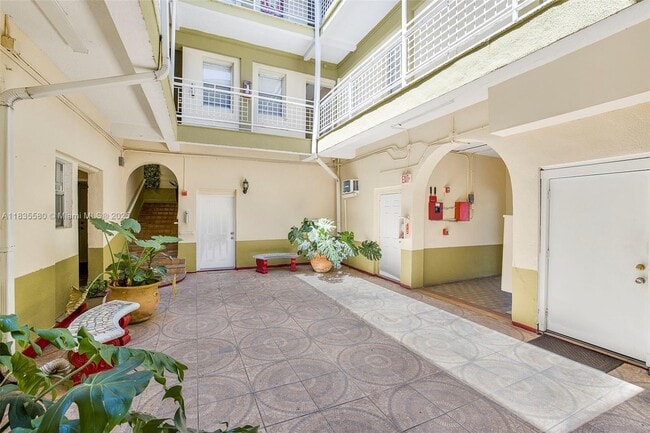Building Photo - 2300 W Flagler St