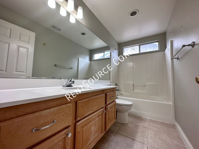 Building Photo - 28296 Cedar Ln