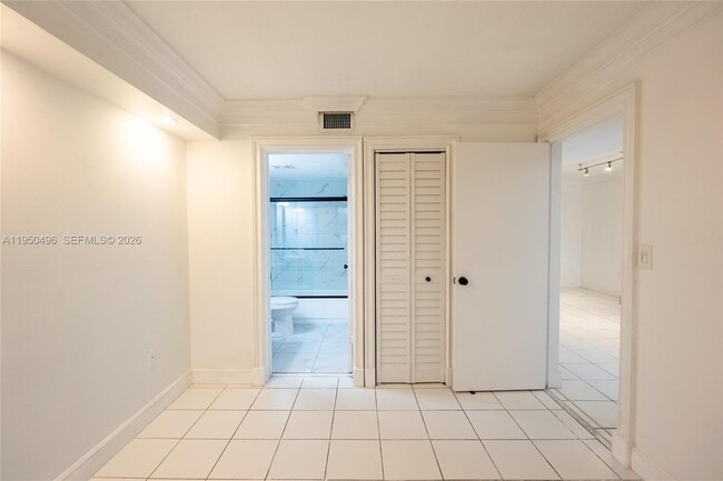 Building Photo - 2575 SW 27th Ave