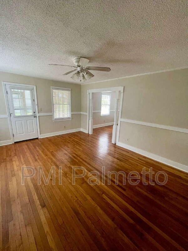 Building Photo - 320 Culler St