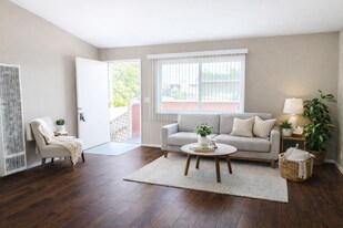 Building Photo - 788 W 18th St