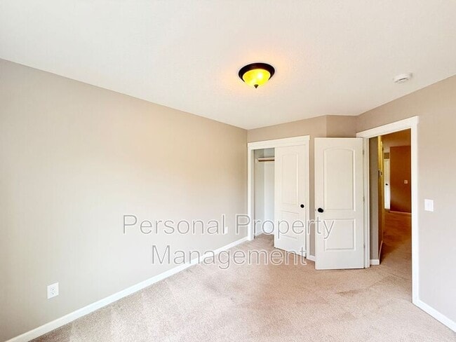 Building Photo - 13016 NE 28th Way