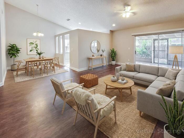 Building Photo - 542 Queensbridge Dr