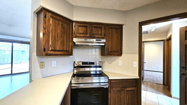 Building Photo - 2 Bedroom, 2 Bathroom with a Prime Location!