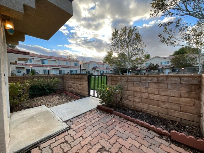 Building Photo - West Lancaster Townhouse in gated community (Marbella Villas)