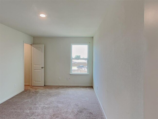 Building Photo - 105 Pettigrew Ct