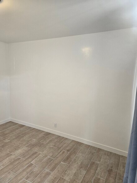 Building Photo - 417 1/2 S Savannah St