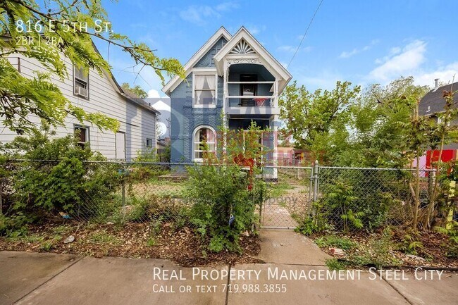 Building Photo - 816 E 5th St