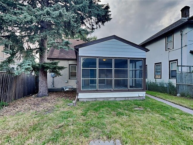 Building Photo - 3551 N Knox Ave