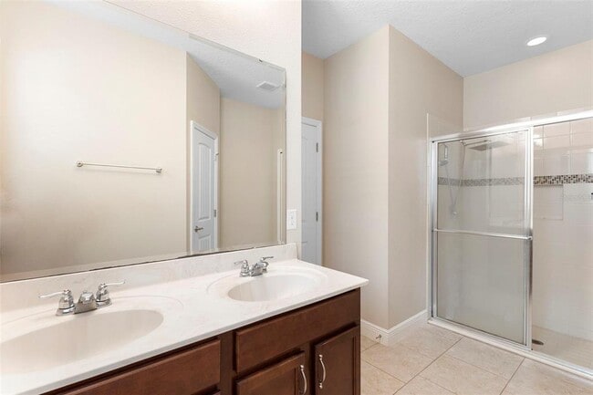 Building Photo - 1497 Softshell St