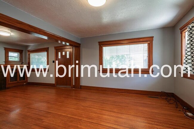 Building Photo - 628 Browning Ave