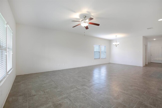 Building Photo - 166 Meadow Grove Dr