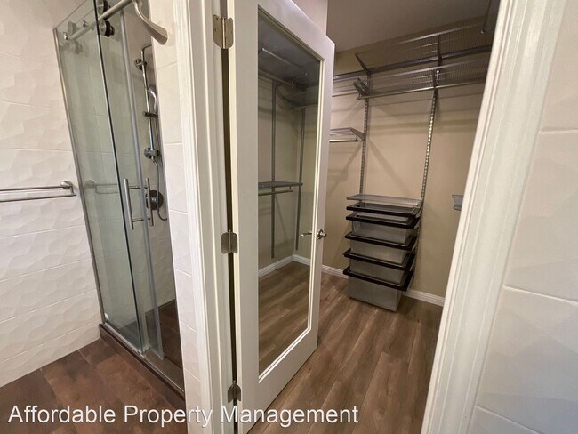 Building Photo - 4 br, 3 bath House - 2820 Donizetti Court