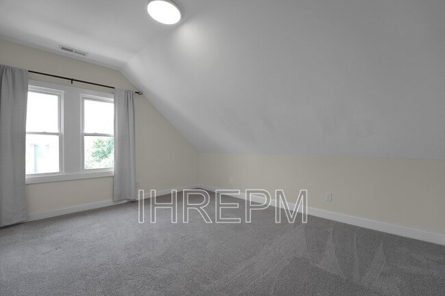Building Photo - 144 N Monroe Ave